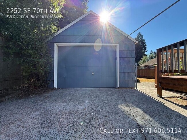 Building Photo - 2252 SE 70th Ave