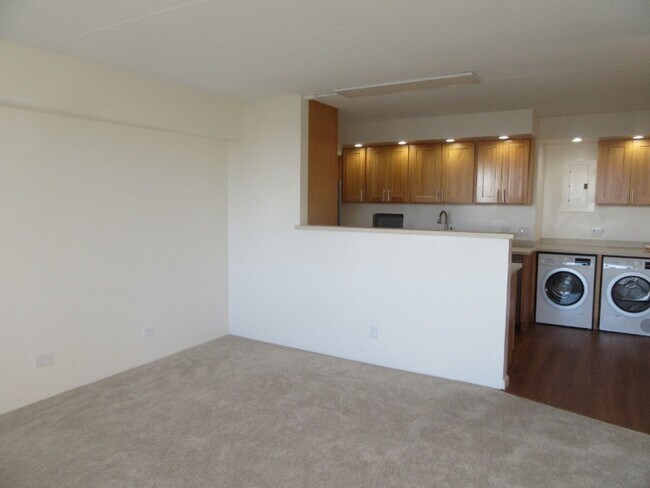 Building Photo - 2 Bed 2 Bath 1 Parking at Marco Polo Apartments, Amazing Views 28th Floor!!!