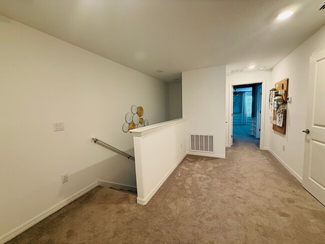 Building Photo - MOVE IN SPECIAL - Townhouse in Land O' Lakes - The Townes at Lake Thomas