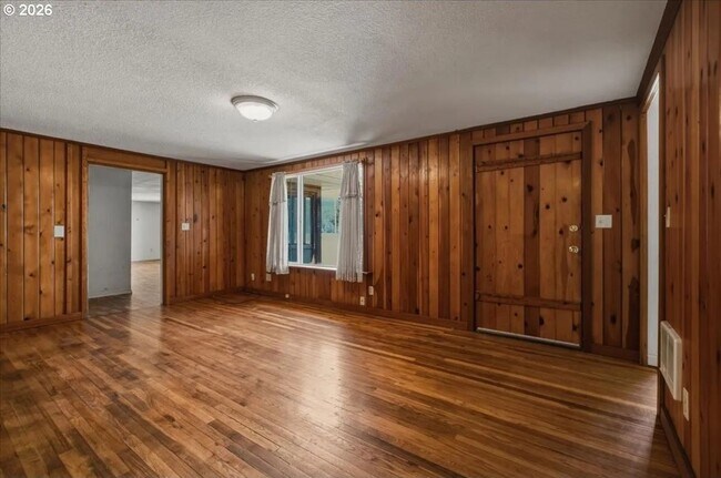 Building Photo - 1290 Riggs Hill Rd