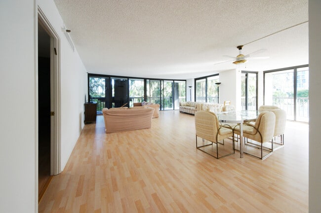 Building Photo - 2450 Presidential Way