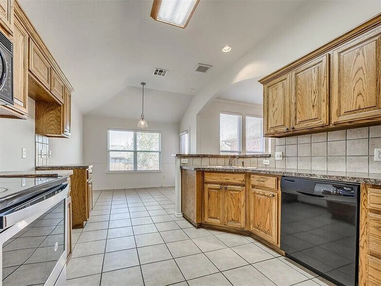 Building Photo - 2417 Arbor Dr