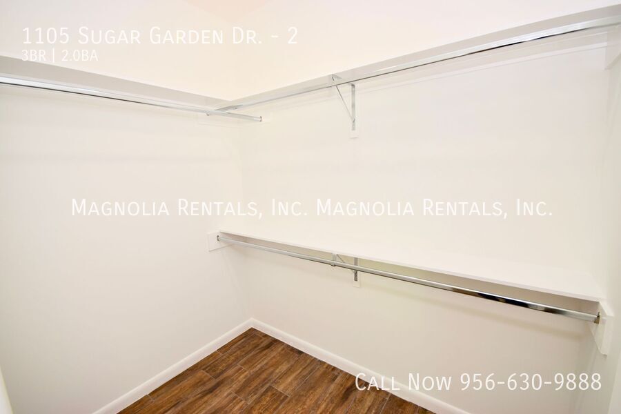 Building Photo - 1105 Sugar Gdn Dr