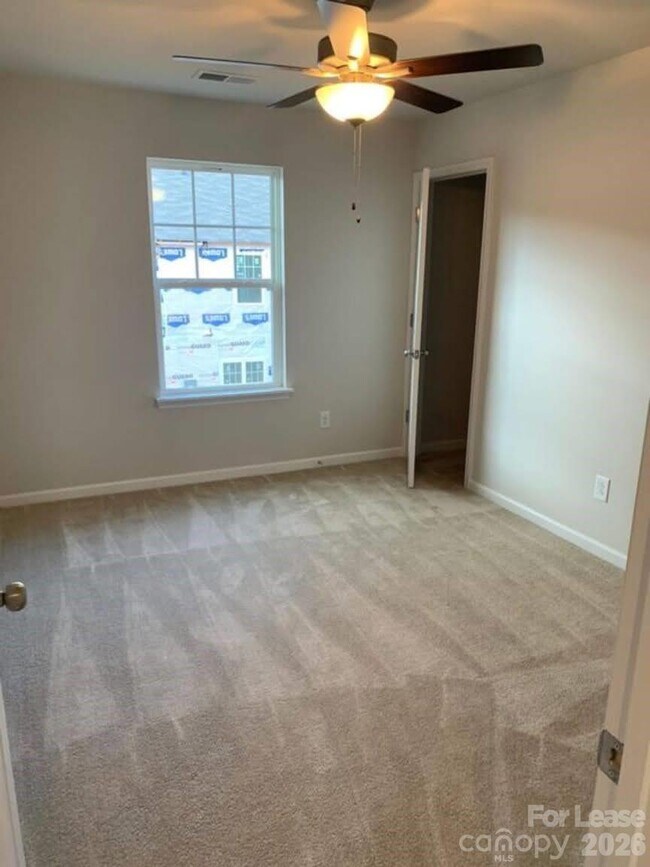 Building Photo - 9303 Grand Valley Dr