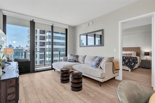 Building Photo - 121 NE 34th St