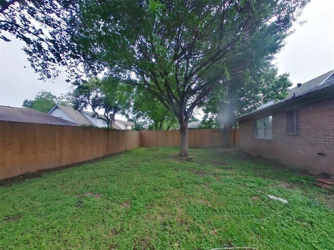 Building Photo - 6906 Falling Waters Dr