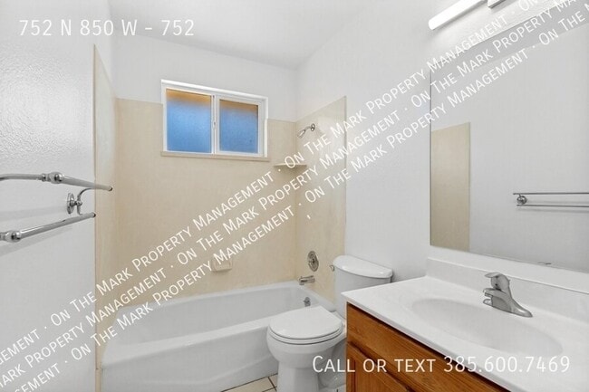 Building Photo - 752 N 850 W St