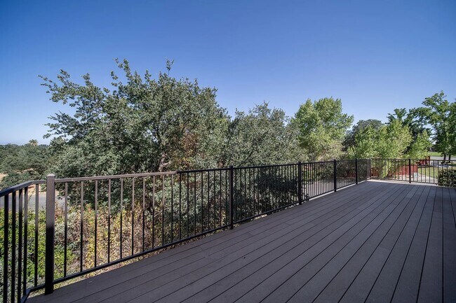 Building Photo - 5592 Diamond Ridge Dr