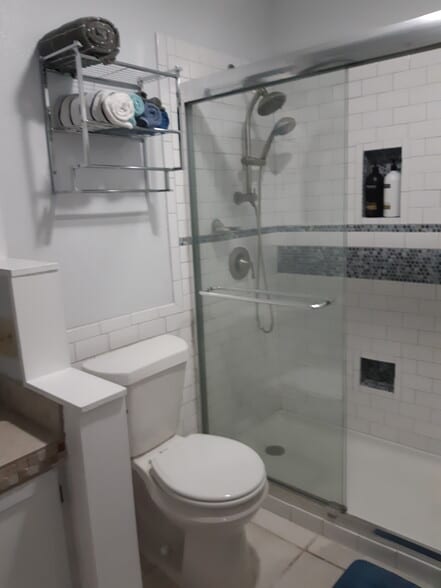 Bedroom 1 stand up shower - 15421 Seamount Cay Ct