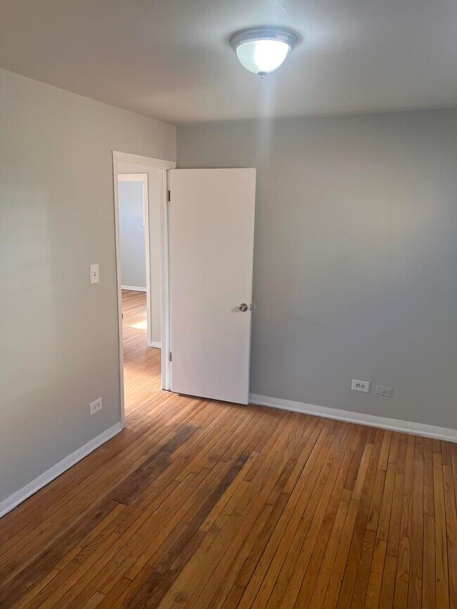 Building Photo - 12854 S Sangamon St