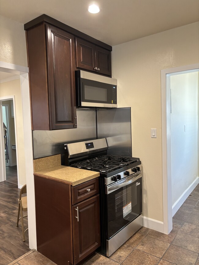 Kitchen - 1510 W 79th St