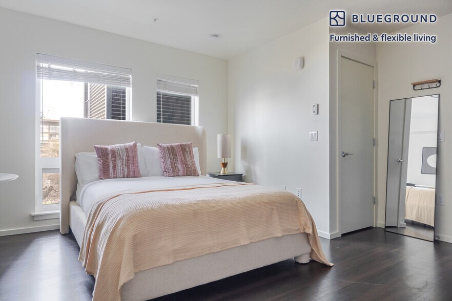 Building Photo - 5001 Brooklyn Ave NE