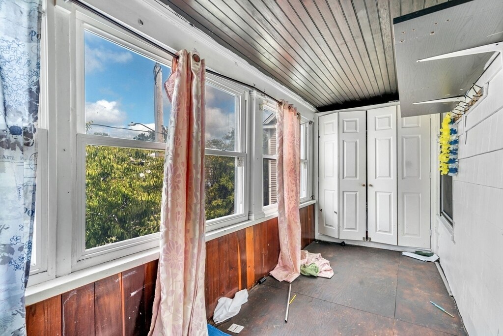 Building Photo - 44 Bradley St