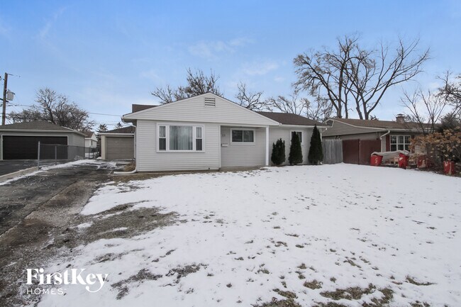 Building Photo - 21 Thrush St