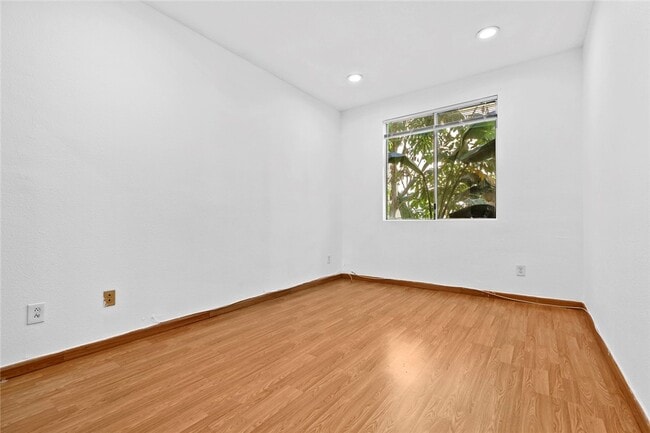 Building Photo - 16940 Chatsworth St