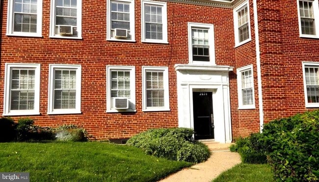 Building Photo - 2824 31st St SE