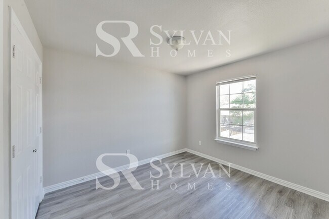 Building Photo - Come and live the good life in this beautiful 4 bedroom, 2 bathroom home