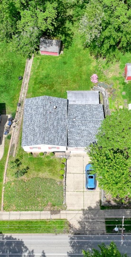 Building Photo - PRIME LOCATION Beautiful Home 1 Mile from ...