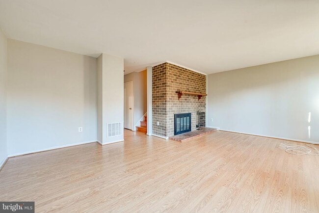 Building Photo - 1727 Cy Ct