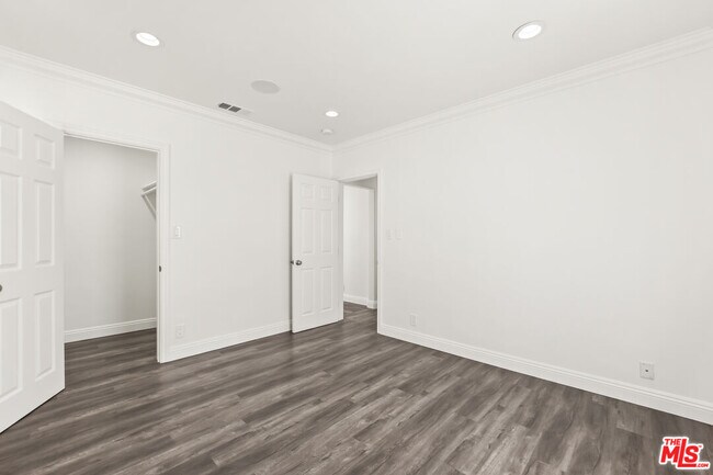 Building Photo - 23046 Leonora Dr