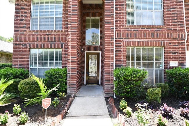 Building Photo - 22510 Holly Lake Dr
