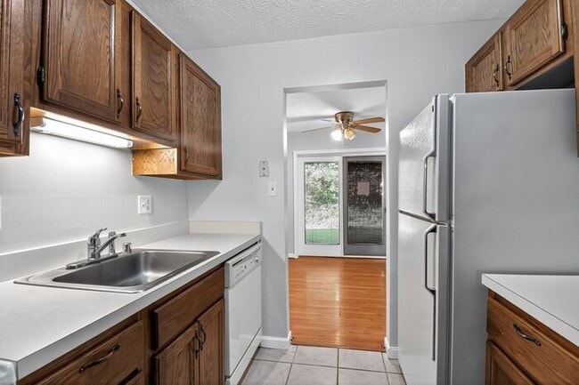 Building Photo - 23252 Chestnut Oak Ct