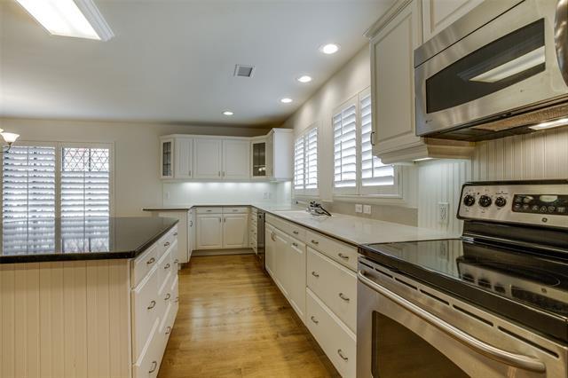 Building Photo - 5708 Club Oaks Dr