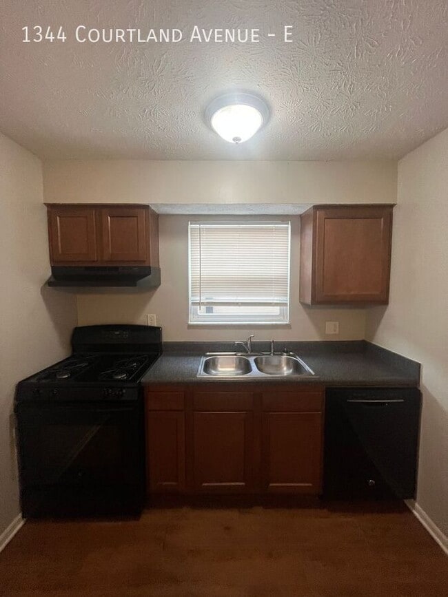 Building Photo - 1344 Courtland Ave