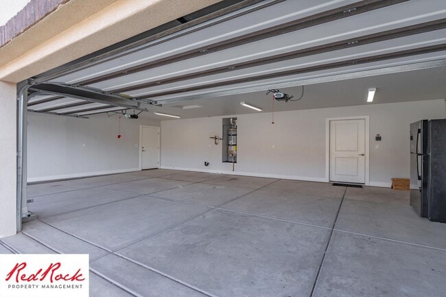 Building Photo - Beautiful 4 Bedroom Home