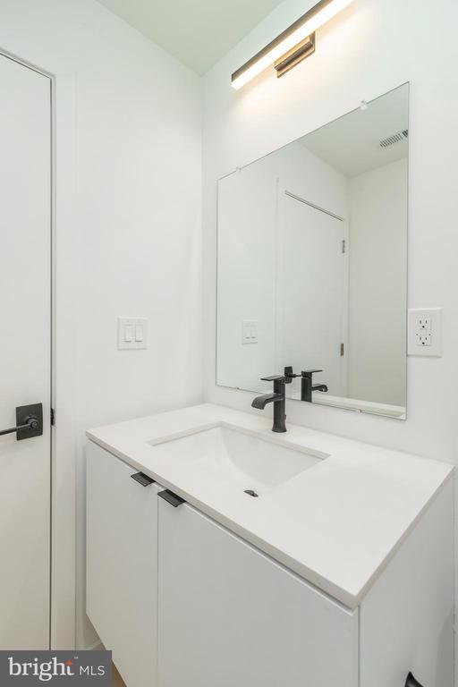 Building Photo - 2721 N Howard St