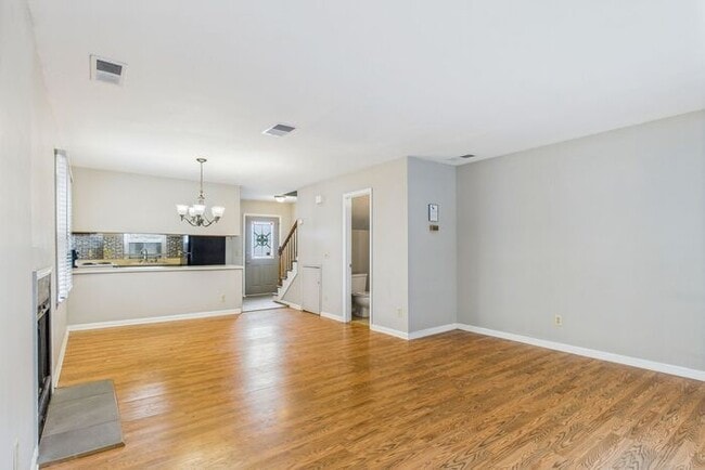 Building Photo - UNCG Area – Chancellors Court Townhomes. Walk to Campus and just minutes to Downtown!