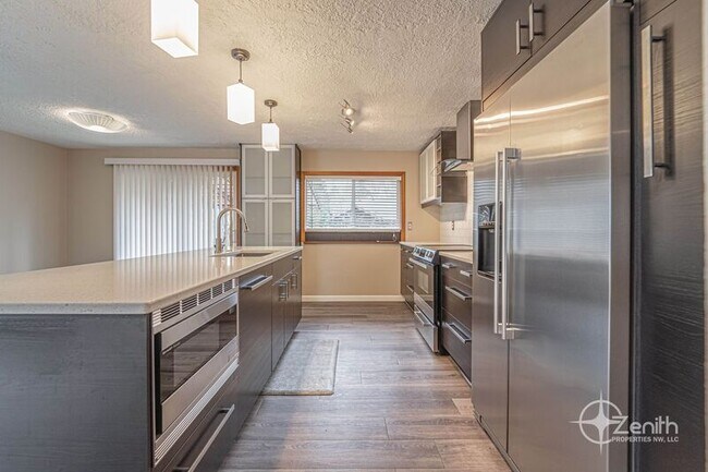 Building Photo - 15501 SE 19th Cir