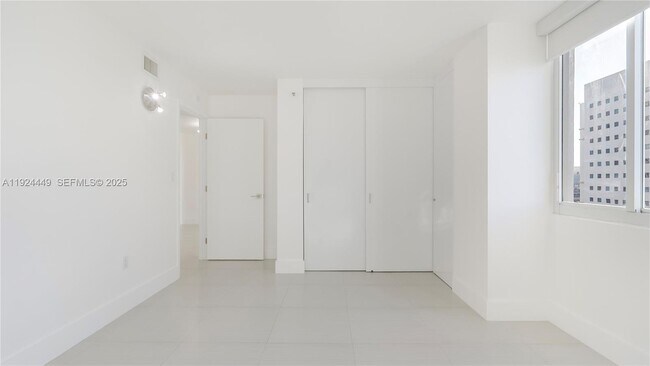 Building Photo - 850 N Miami Ave