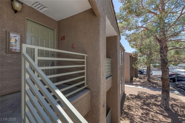 Building Photo - 2100 Jetty Rock Dr