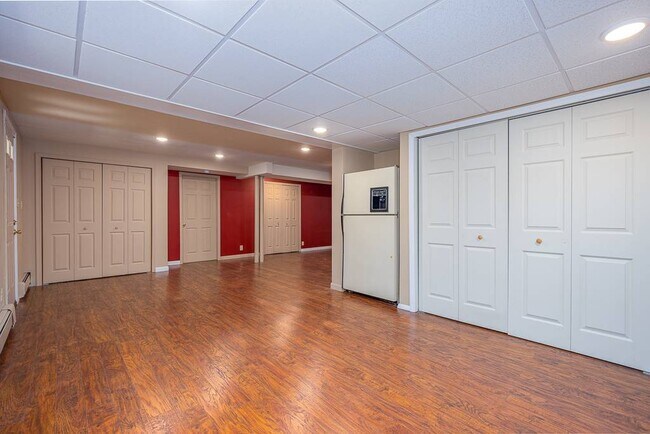Building Photo - 68 Walter Dr