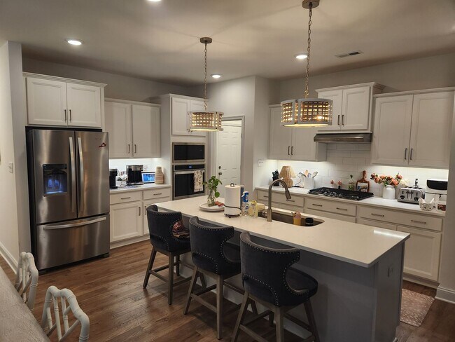 Building Photo - Midlothian-3 Bed 2.5 Bath Townhouse