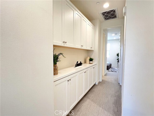 Building Photo - 45 Sanctuary Ln