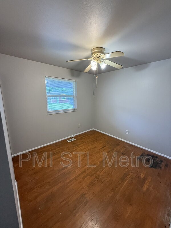 Building Photo - 10435 Castle Dr