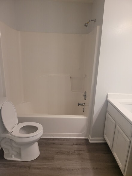 Building Photo - Room in Townhome on Bob White Ln SE