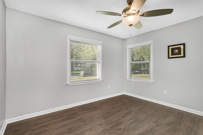 Building Photo - 3262 Kristen Dr