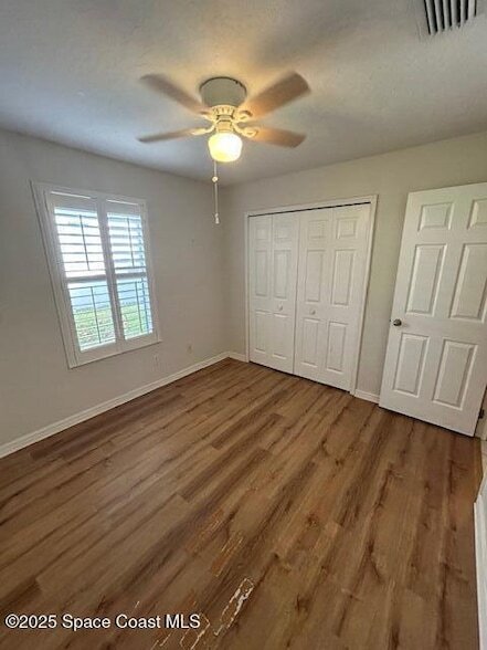 Building Photo - 973 Somerset Ln