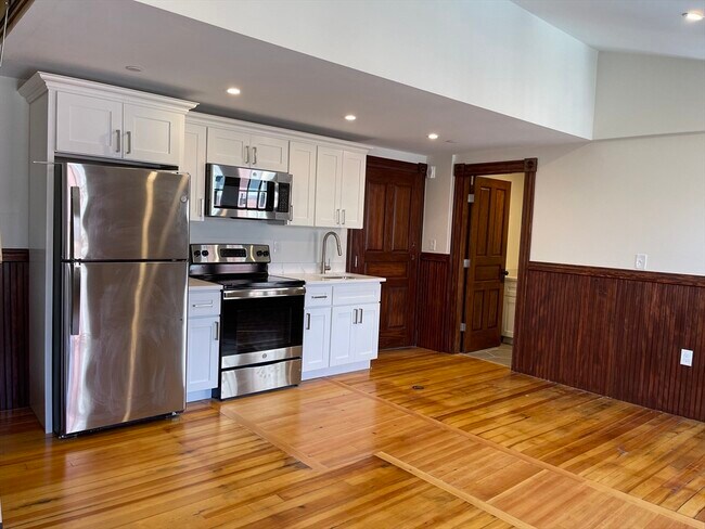 Building Photo - 41 Summer St