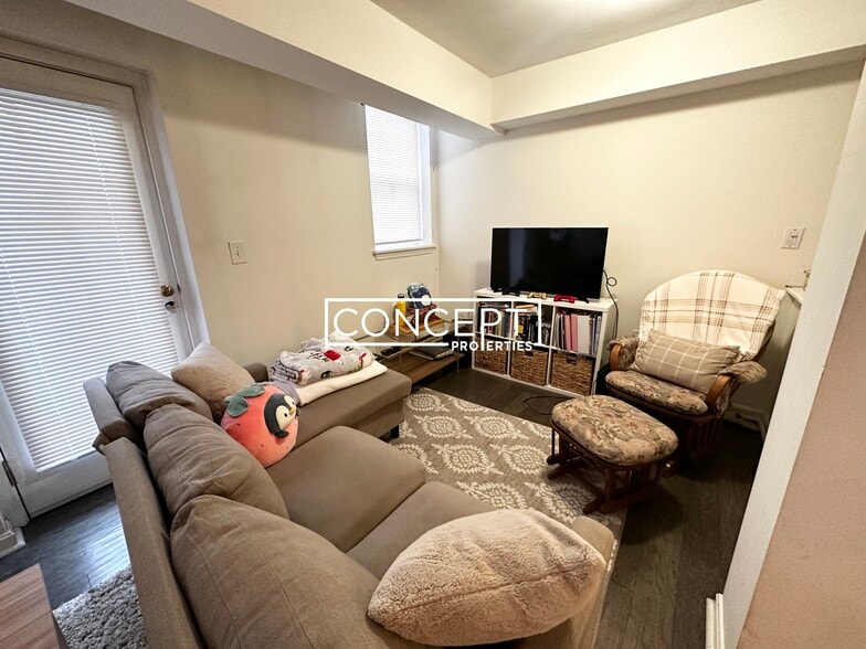 Building Photo - 112 Jersey St