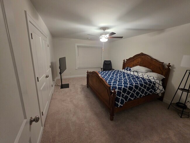 Building Photo - 432 Setter Trail