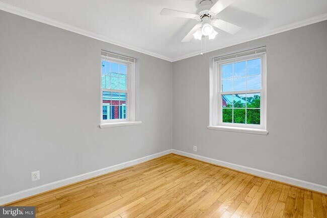 Building Photo - 2873 S Buchanan St