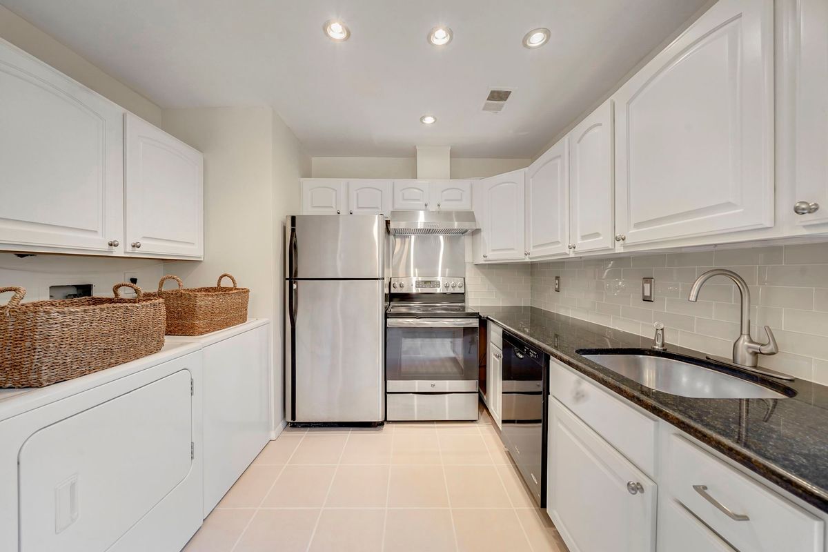 Building Photo - 1701 Westwind Way