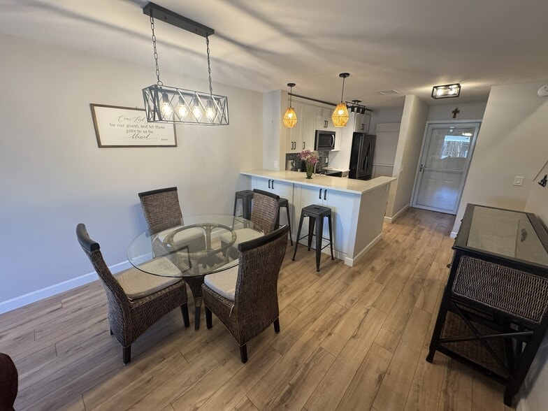 Building Photo - 9427 S Ocean Dr