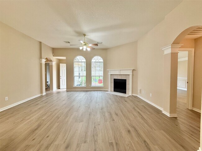 Building Photo - 25335 Rayford Crest Dr