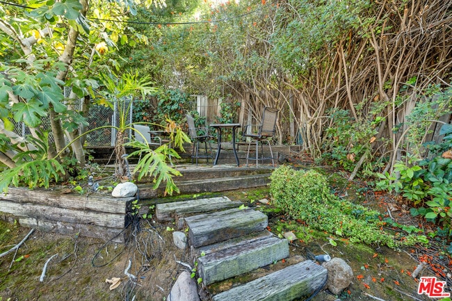 Building Photo - 3331 Bennett Dr