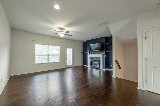Building Photo - 915 Society Cir